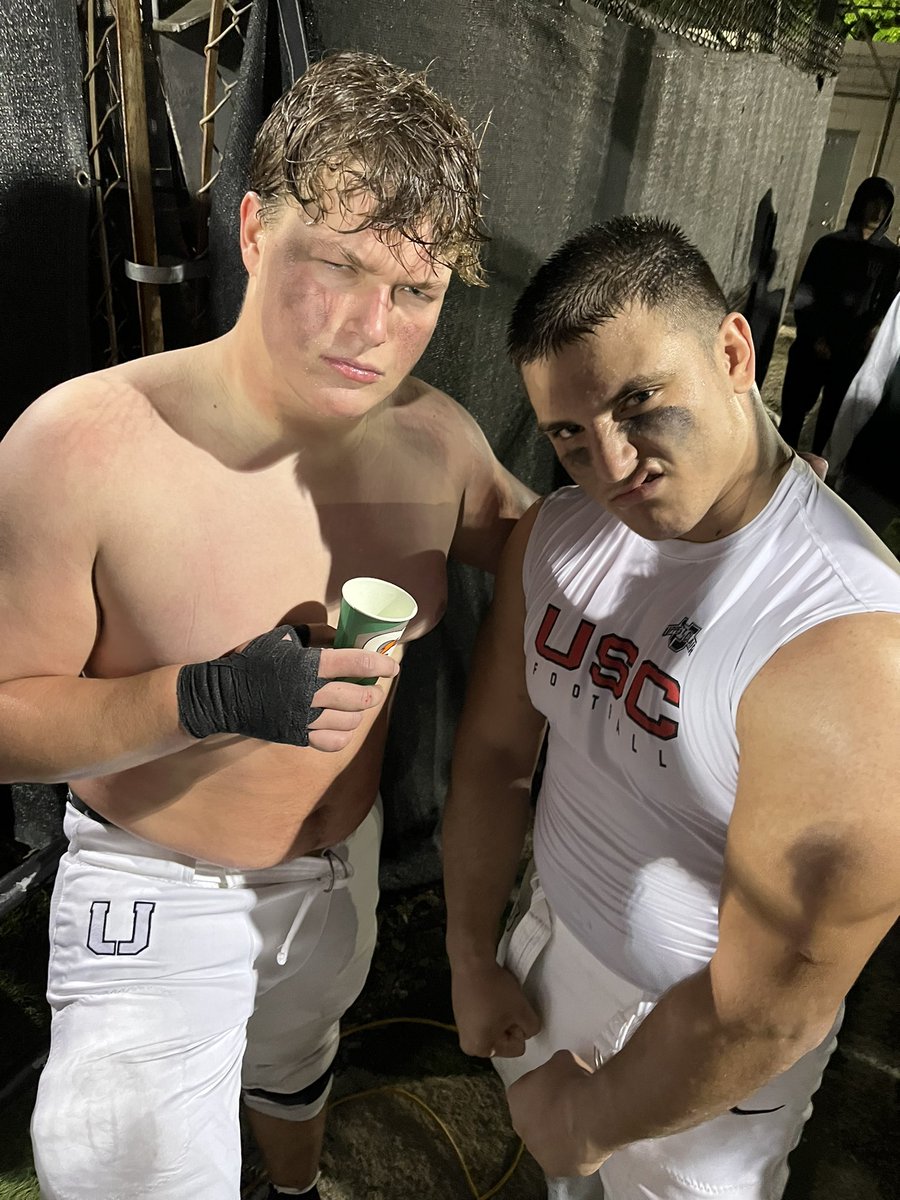 USCSST's tweet photo. 14-10🦅🦅 ESPN THE OCHO.
#traptakeover #bounty #bitchmitch #stclairvsrefs #stadiumpulse #karlo #dawgsout #undefeated #bpk #hawktuah #whiteout https://t.co/xivuC6Sxd9