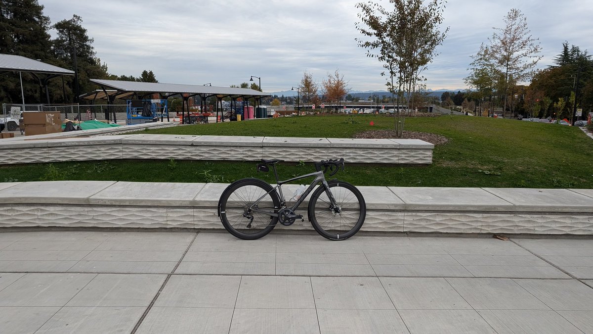 Even this small preview of the Montlake Lid is sweet! Loving all the new public spaces in Seattle