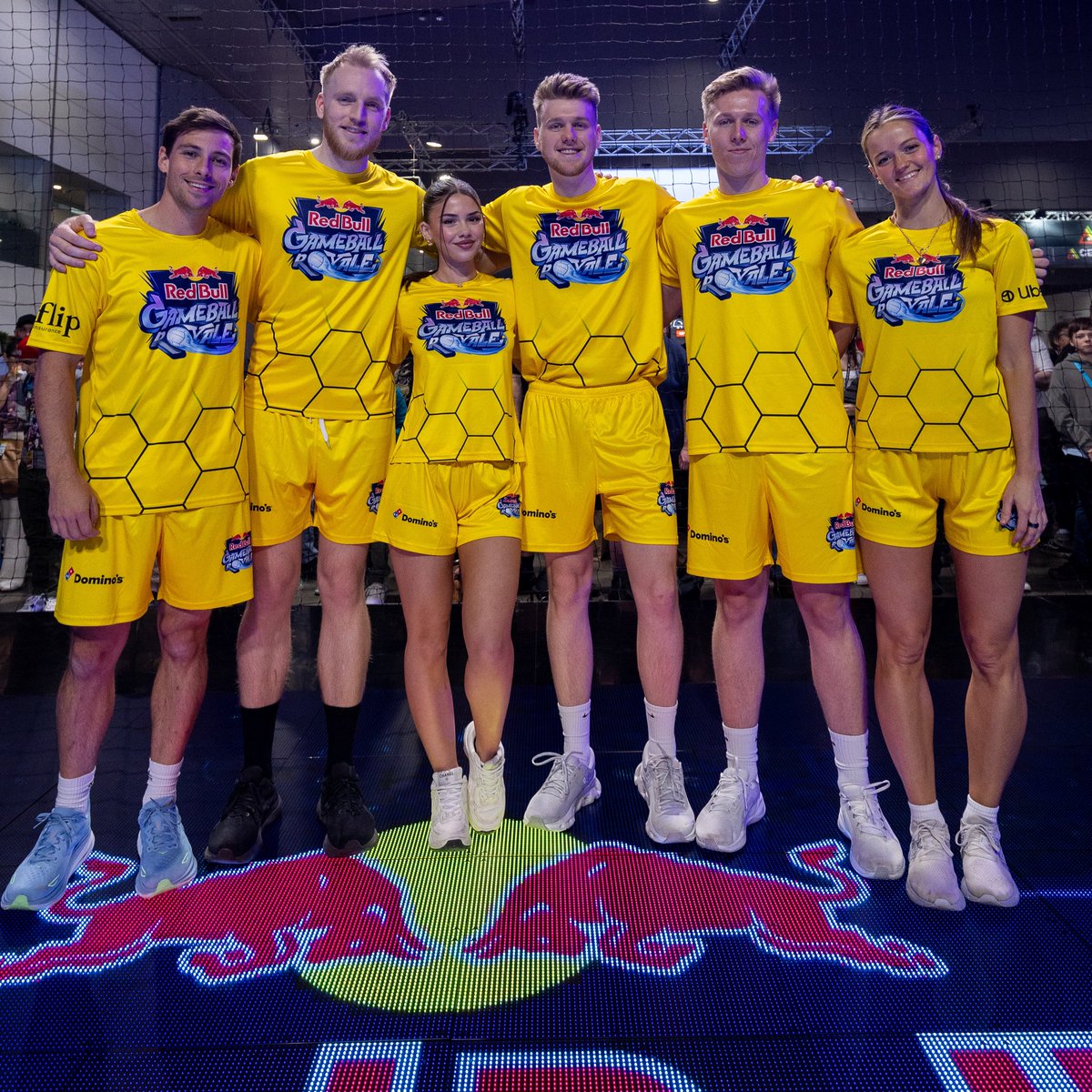 TeamPWR's tweet image. Which boss is taking home the trophy? 🏆

It’s a battle for the ages. Watch the PWR Ballers take on The Losers in an epic match of Gameball. NOW LIVE.