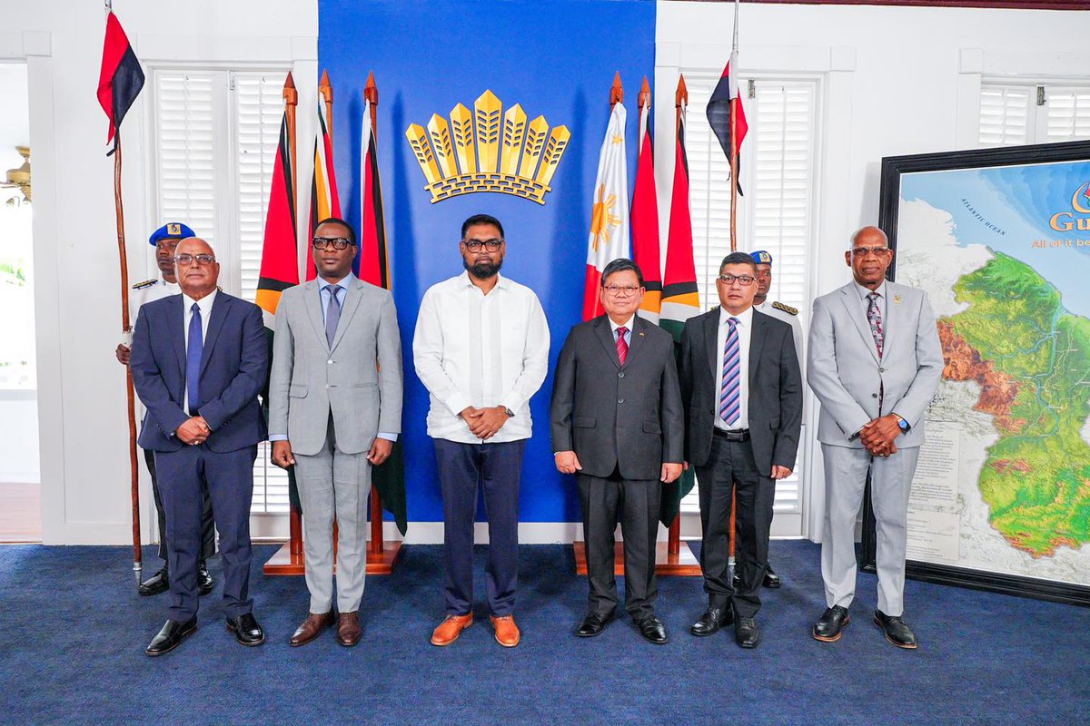 His Excellency President Dr Irfaan Ali accepted the Letters of Credence from the Ambassador of the Republic of Philippines, HE Joseph Angeles at State House on Wednesday.
Discussions focused on enhancing collaboration in agriculture, aquaculture and human resource development.