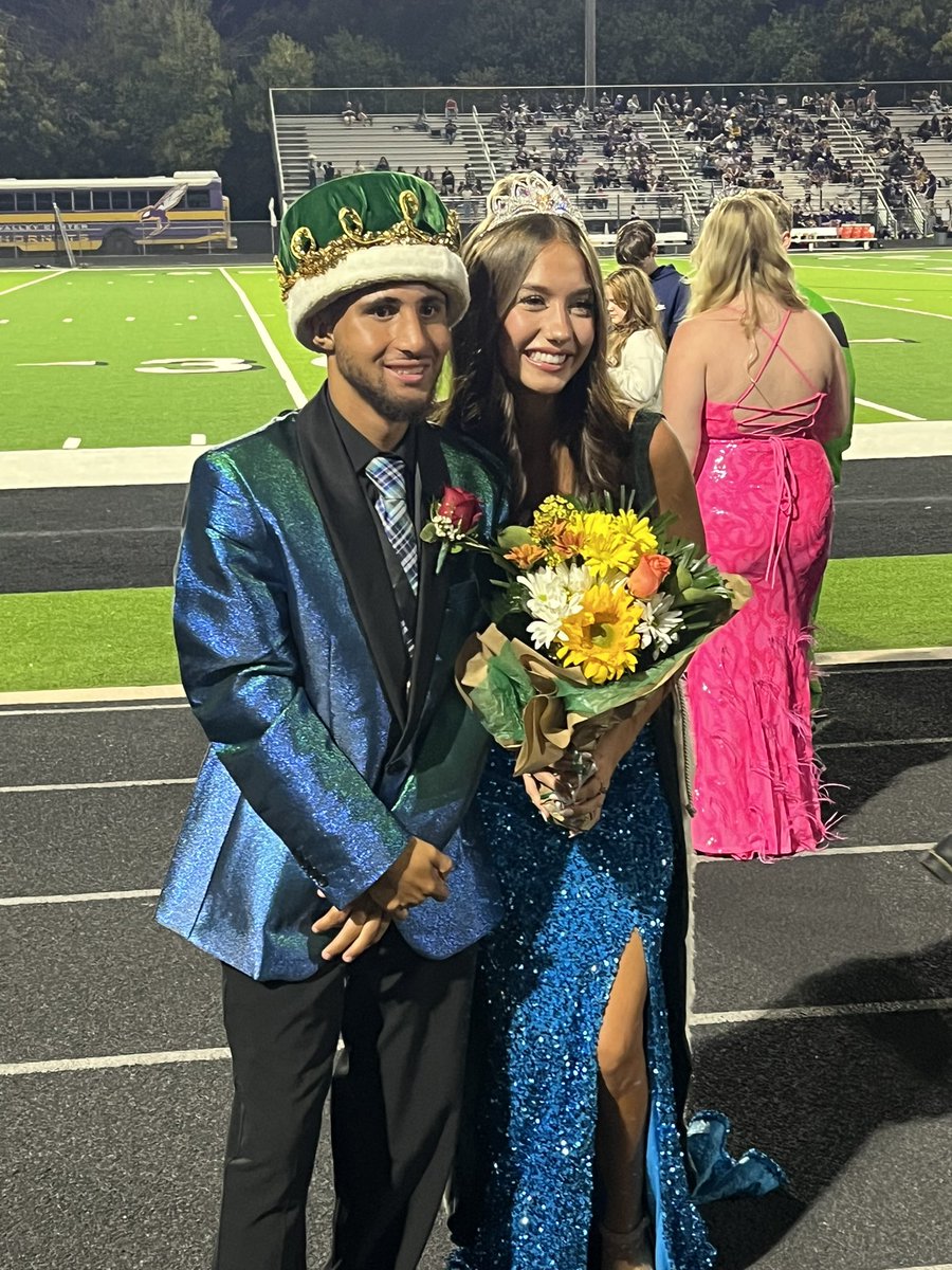 Congratulations Boston and Mallory 💚#Royalty
