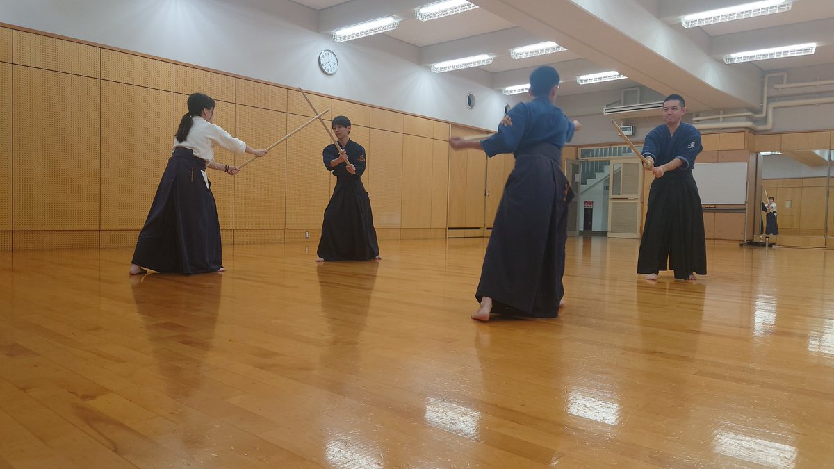 ksujoudou's tweet photo. #京都産業大学
#春から京産
京都産業大学体育会杖道部です

杖道部は秋からも新入部員を募集中💪
10月は以下の日程で部活の体験会、見学会も開催中です！
アポなし参加OK‼️

10月12日（土）
10月16日（水）
10月19日（土）
10月23日（水）
10月26日（土）

秋から新しい学生生活始めてみない？ https://t.co/Or1gFdzkLV