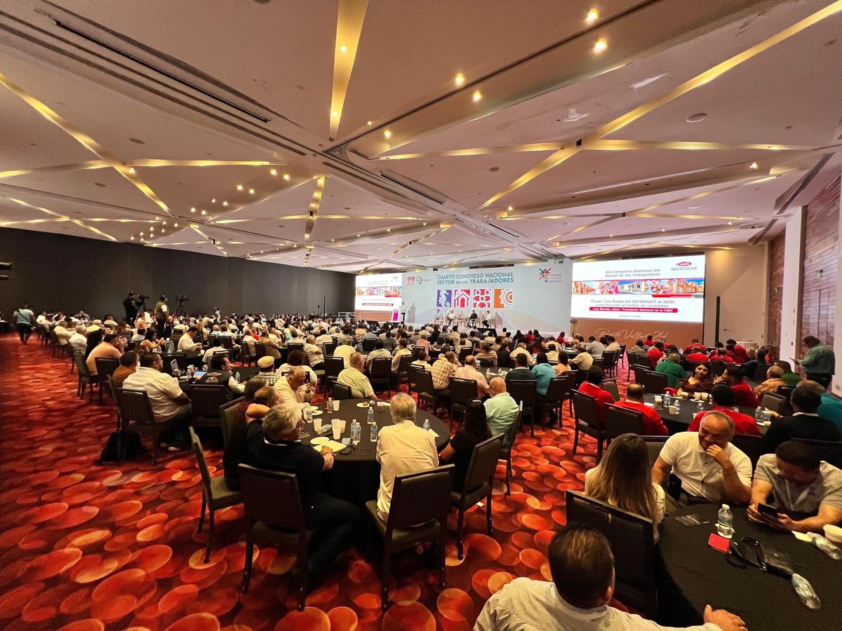 Acompañé a nuestro Secretario General, Don <a href="/CarlosAceves_/">Carlos Aceves del Olmo</a>, al cierre del 4° Congreso Nacional de las Comisiones Consultivas Regionales de la @DSTInfonavit.