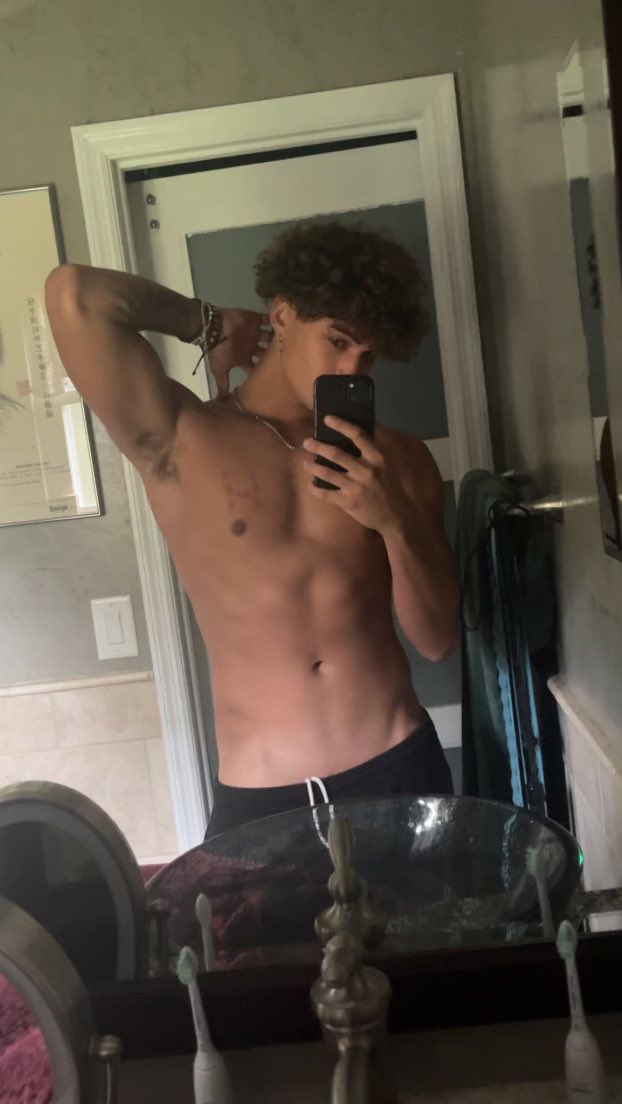 Comment Hi for the nudie version in ur dm