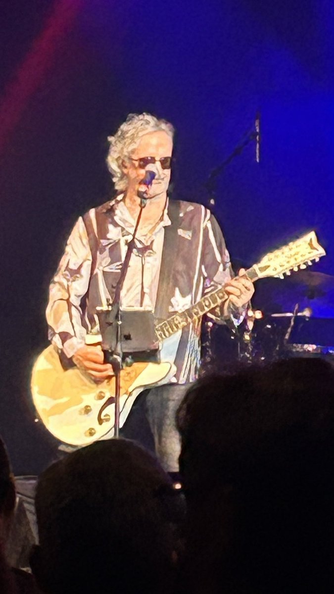 Encerrando noite que durou 35 anos na minha vida. 
Hoje, fui ao segundo show da banda que mais adorava quando era adolescente. 
O show que o The Mission fez aqui em 1988 foi o primeiro show internacional que fui na vida.