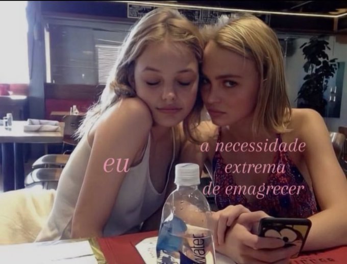 rozedlow's tweet photo. Gente q horror esse chá de cavalinho com hibisco é horrendoooo https://t.co/VCBwFtdK8a