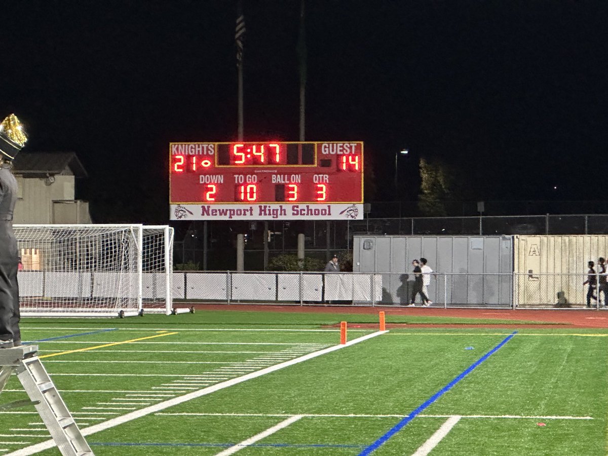 ⁦<a href="/NHSBellevue/">Newport High School</a>⁩ Football vs Inglemoore…. Ahead a TD at halftime. What a day!