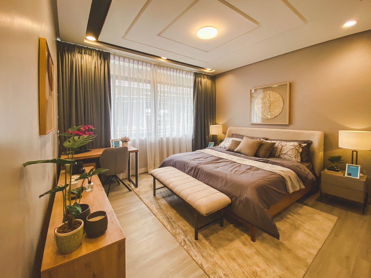 Attention real estate professionals!

Property Details:

🏡 4 Storey Townhouse with Mezzanine
📍 Location: Panalturan St., Sta. Mesa Heights
🚗 5 Parking Slots- VV (3 Car Garage)
🛏️ 4 Bedrooms
🛀 5 Toilet &amp; Baths
🏊 Salt-Water Swimming Pool
🚔 Smart Parking
✔️ E-home
✔️CCTV