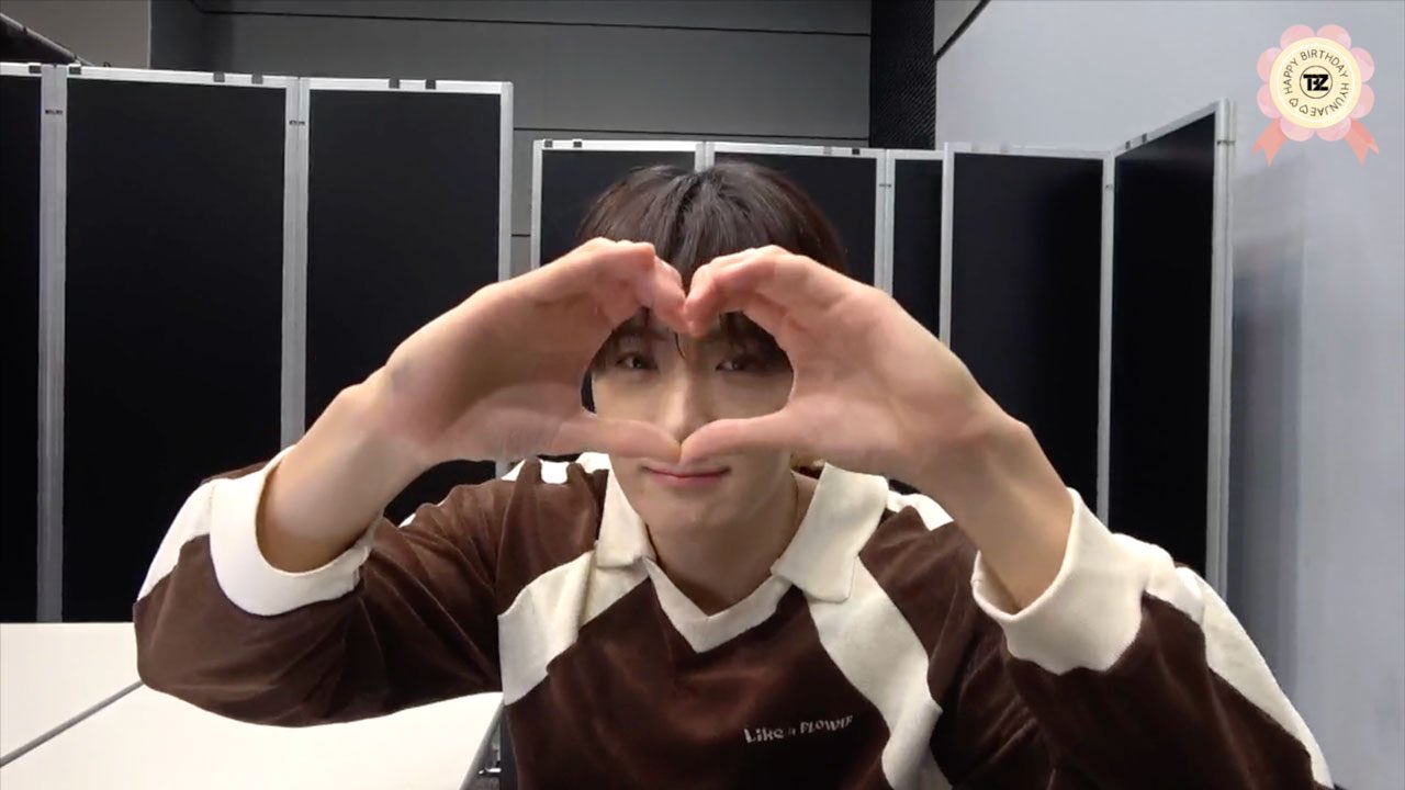 THE BOYZ ヒョンジェ 直筆サイン入りチェキ ポラロイド HYUNJAE THE BOYZ HYUNJAE ドボイズ ヒョンジェ 直筆サイン入り トレカ