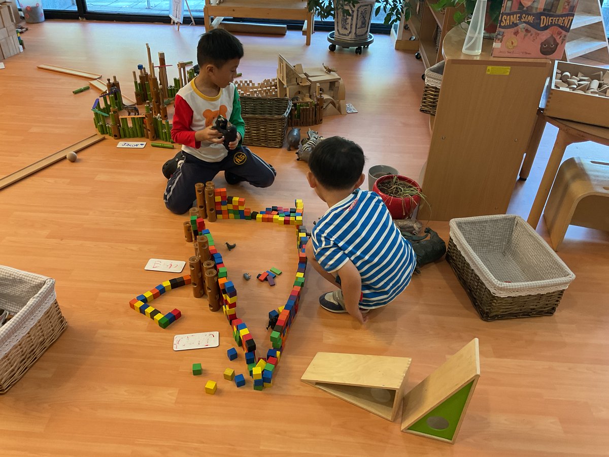 shemogani's tweet image. Storytellers @NISChina often use blocks and loose parts to express their creative ideas and imagination. Tension, negotiation, creativity and dialogue are threads that weave the experience together. We wonder what makes YOU a storyteller... #pypchat #earlyliteracy #inquiry