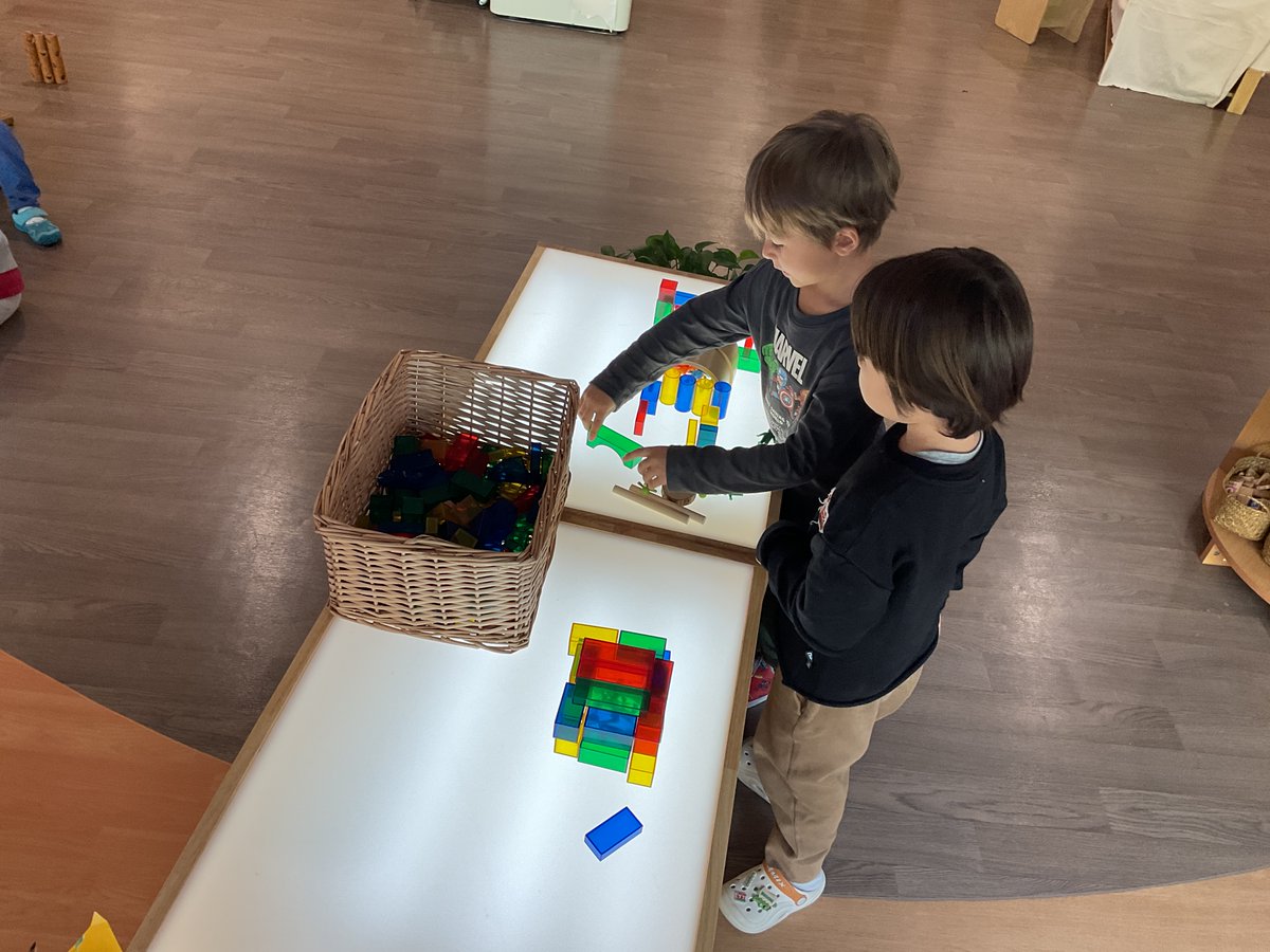 shemogani's tweet image. Storytellers @NISChina often use blocks and loose parts to express their creative ideas and imagination. Tension, negotiation, creativity and dialogue are threads that weave the experience together. We wonder what makes YOU a storyteller... #pypchat #earlyliteracy #inquiry