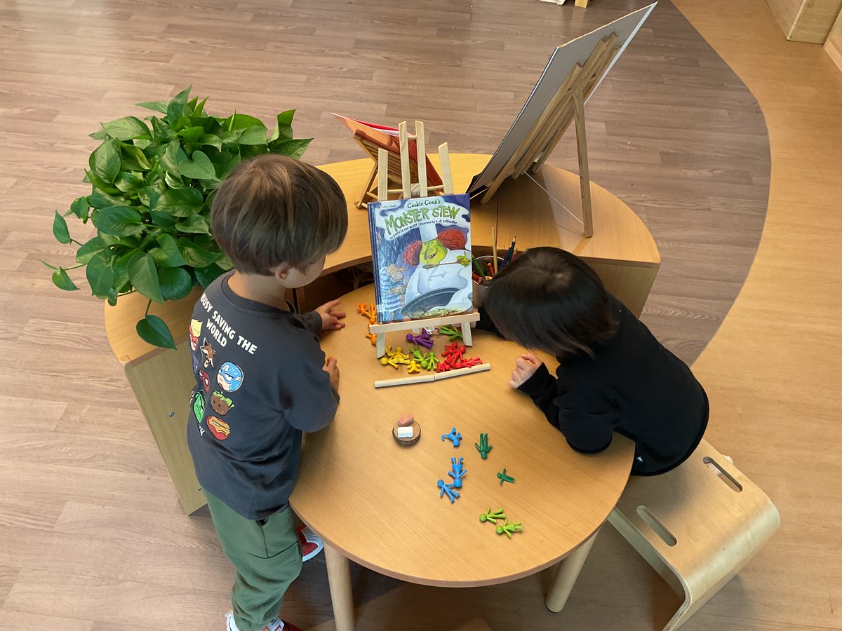 shemogani's tweet image. Storytellers @NISChina often use blocks and loose parts to express their creative ideas and imagination. Tension, negotiation, creativity and dialogue are threads that weave the experience together. We wonder what makes YOU a storyteller... #pypchat #earlyliteracy #inquiry