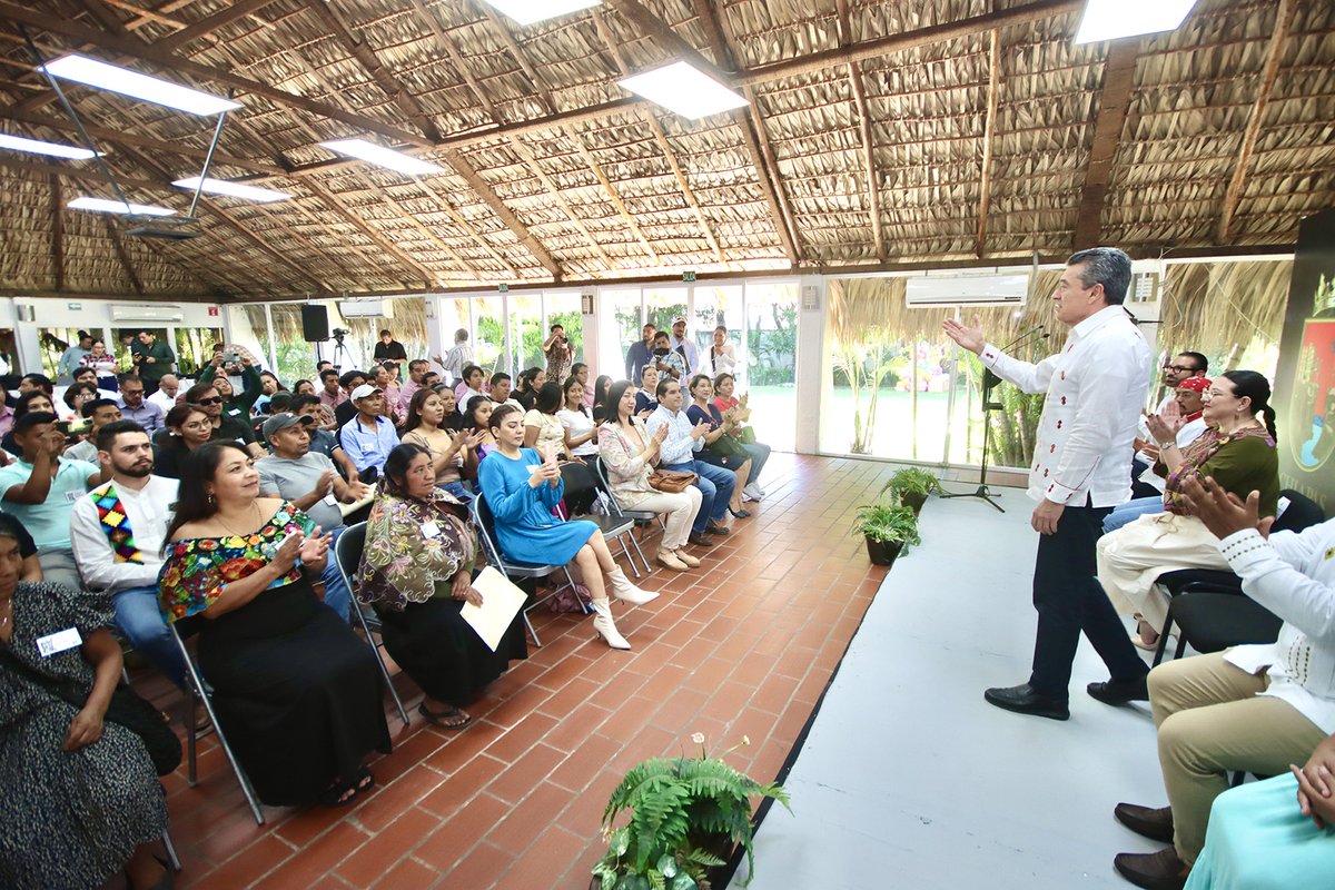 #GOBERNADOR #CHIAPAS
Rutilio Escandón entrega recursos del Programa de Apoyos a las Culturas Municipales y Comunitarias
👉👉👉  goo.su/CqtfB