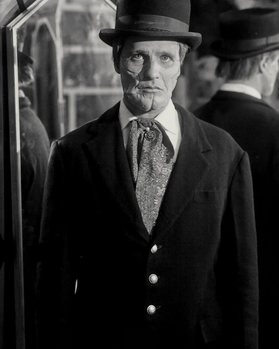 tagrevista_'s tweet image. AMAMOS! Bruno Gagliasso e Giovanna Ewbank se inspiraram no Doutor Godwin e em Bella Bexter, de 'Poor Things', filme de Yorgos Lanthimos.

#halloweensephora