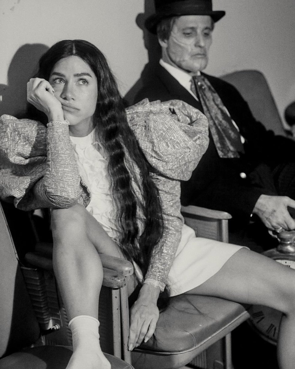 tagrevista_'s tweet image. AMAMOS! Bruno Gagliasso e Giovanna Ewbank se inspiraram no Doutor Godwin e em Bella Bexter, de 'Poor Things', filme de Yorgos Lanthimos.

#halloweensephora