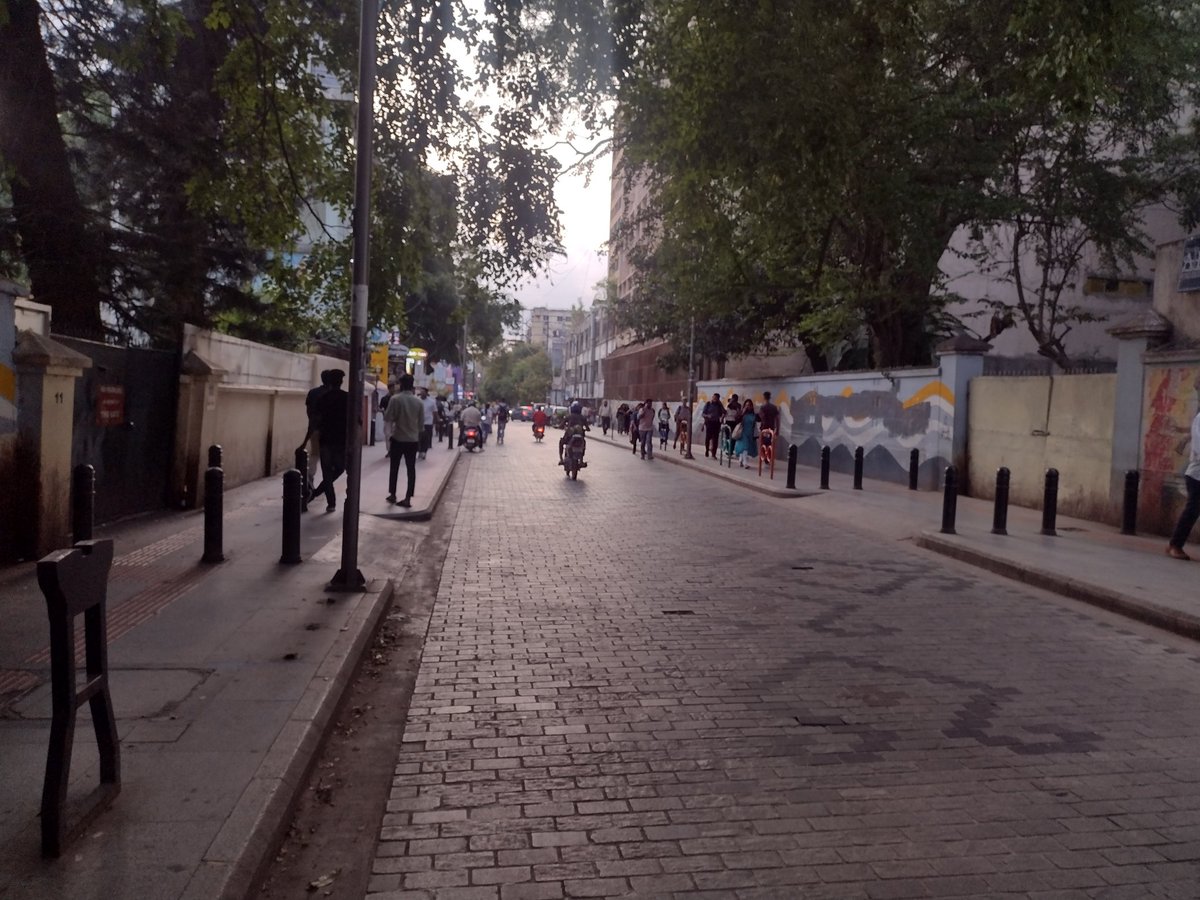 ವಿನಯ್ ಕೂರಗಾಯಲ ಶ್ರೀನಿವಾಸ Vinay K S (@vinaysreeni) on Twitter photo Habba for all of us, but not for church street vendors. After the illegal eviction of vendors by <a href="/BBMPCOMM/">Maheshwar Rao.M, IAS</a> 's colleagues , the street has cars but no joy. Looks desolate. Habba for all of us, but not for church street vendors. After the illegal eviction of vendors by <a href="/BBMPCOMM/">Maheshwar Rao.M, IAS</a> 's colleagues , the street has cars but no joy. Looks desolate.