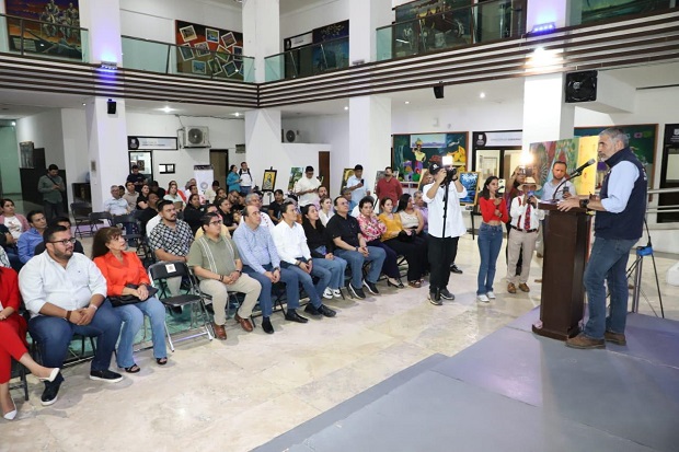 🟤#TUXTLA
Pone en marcha Ángel Torres Expo itinerante “Tuxtla vive la chiapanequidad”
<a href="/TorresAngelC/">Angel Torres</a> 👉👉👉  goo.su/tSUqAS