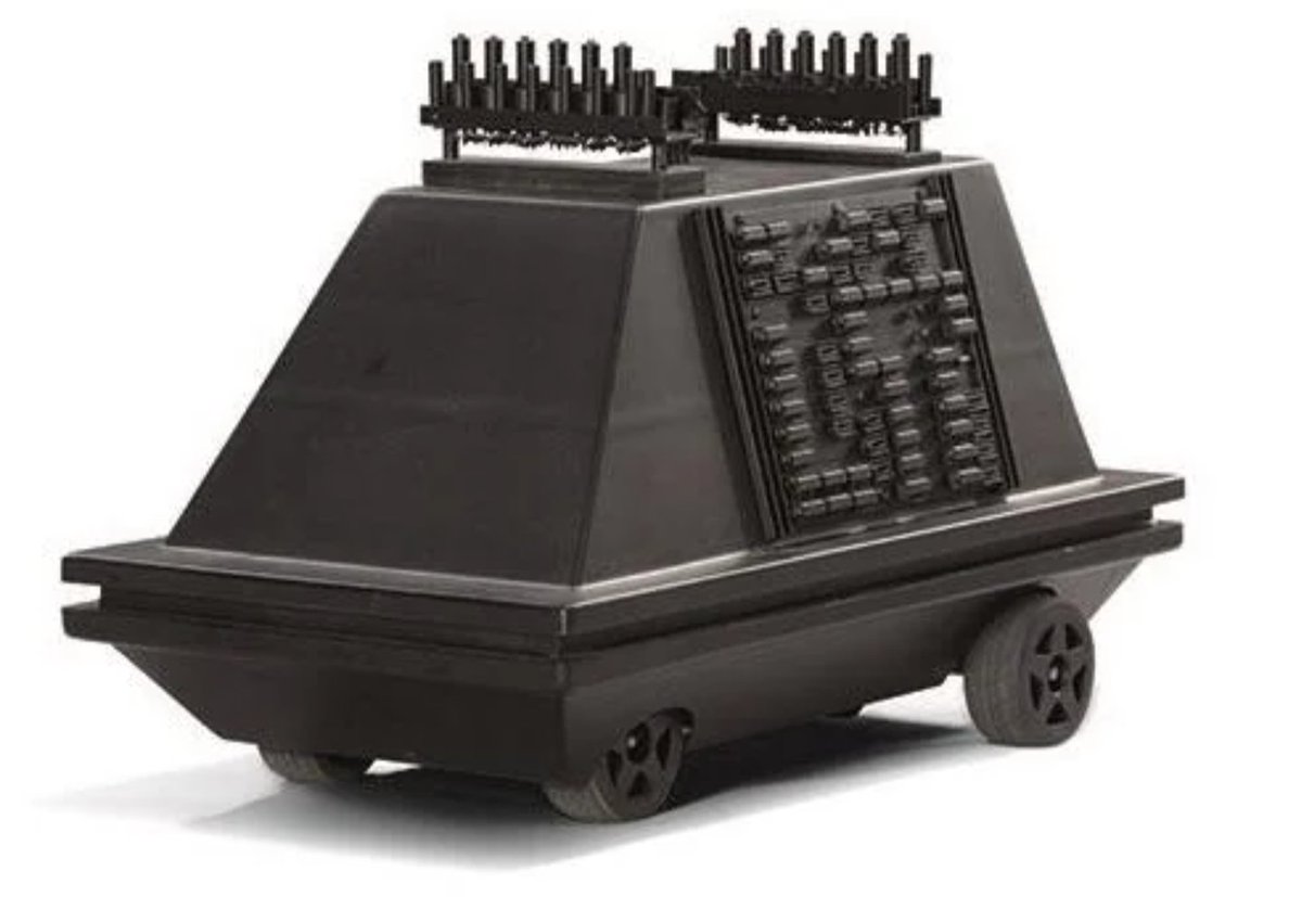 Robovan got real Mouse Droid vibes.