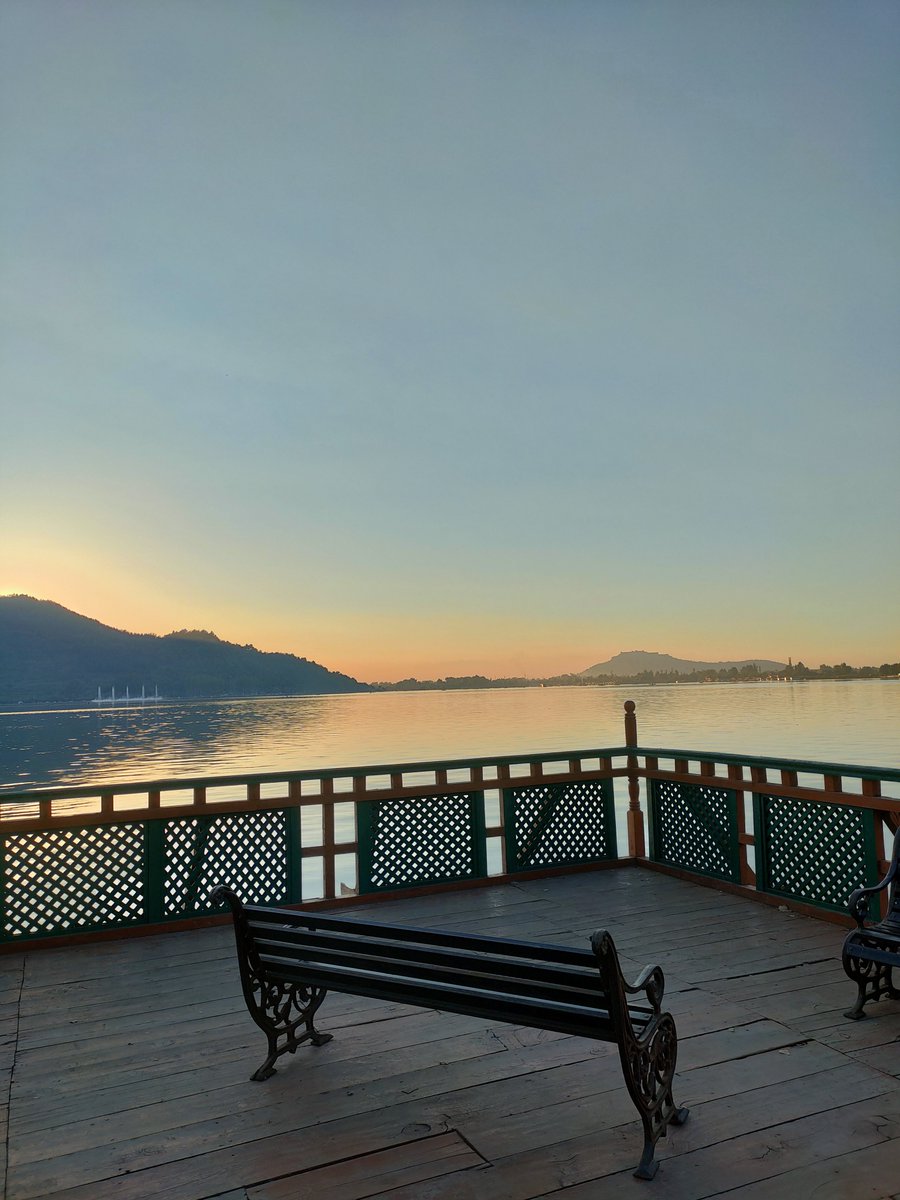 ubaid_nisar's tweet photo. 11-10-24
Embracing the Dusk 🙌 https://t.co/DdcvLzrSLk
