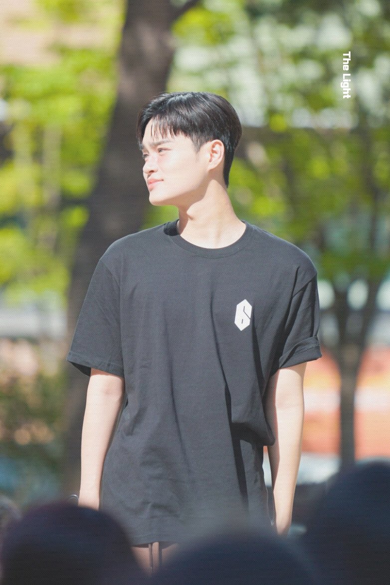 the_light0129's tweet photo. 241012 음중 미팬 Preview 

많이컸다

#이대휘 #대휘 #Daehwi #AB6IX https://t.co/9zTlbFAY4e
