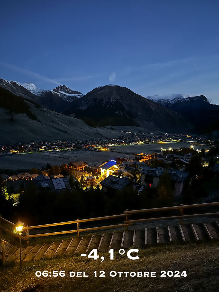 TuttoLivigno's tweet photo. …temperatura da neve artificiale e cielo sereno a Livigno, buongiorno a tutti voi, buon sabato amici di Tutto Livigno👋🤗
#livigno #tuttolivigno #sottozero #temperaturalivigno #lowtemperature #alpineweather #webcamlivigno https://t.co/LnpjBAByWF