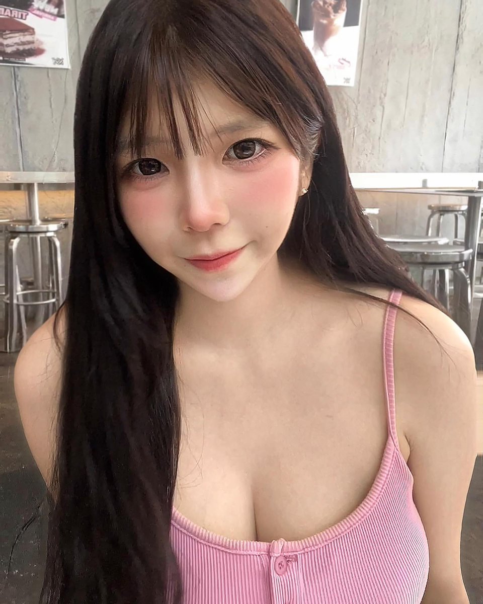 TacoGleek's tweet photo. IG美女所在地@nhtrtt #清纯美女 #生活记录 #分享 #小短裙 https://t.co/bMblYQskSx