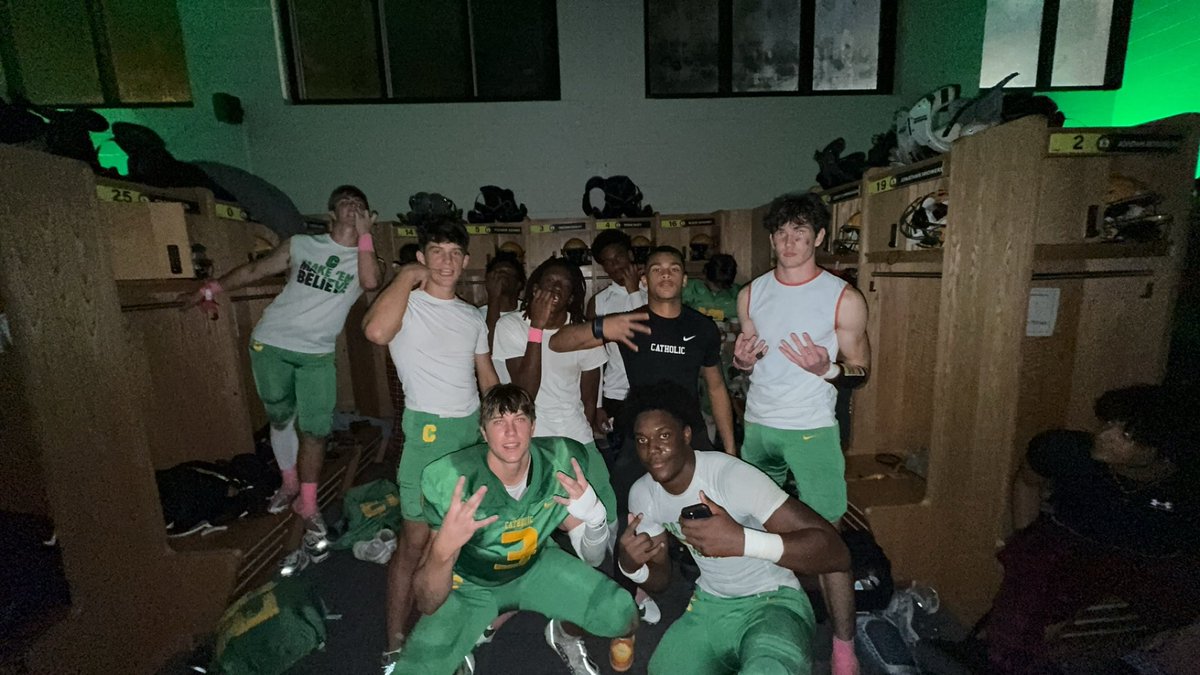TWO HALFS OF FOOTBALL. 

SLIDEOUTS HAD A NIGHT 🔰🤞🏼🖤