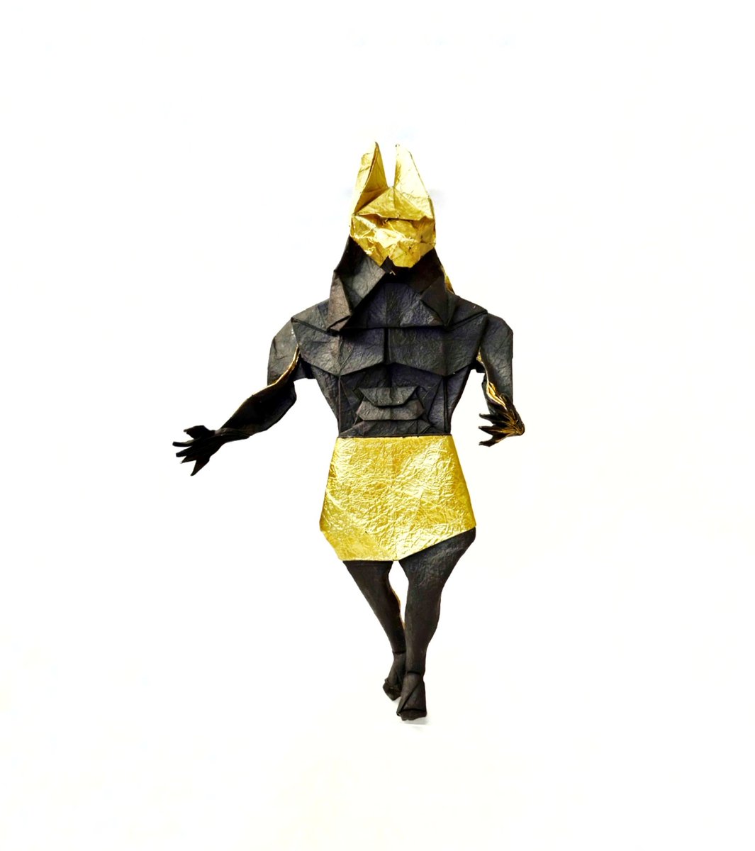 阿努比斯 Anubis 
Designed by <a href="/woodfd0/">J.W Park</a>
Folded by me 
75cm Washi deluxe 

久違的超級大作，是有大胸肌和腹肌的埃及神明大人。

......看看摺紙技術的進步帶給了我們什麼。