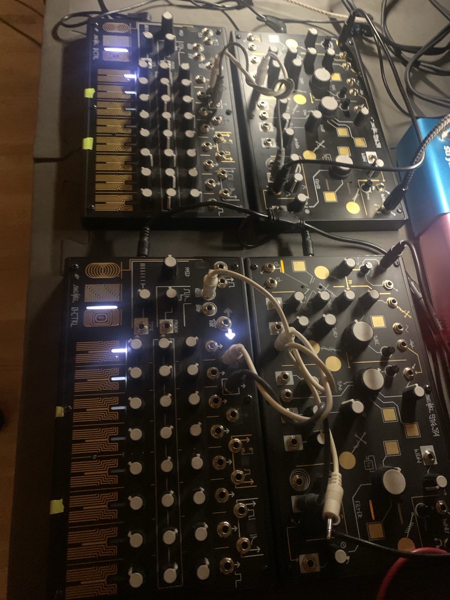 D000)))) DAH tweet media