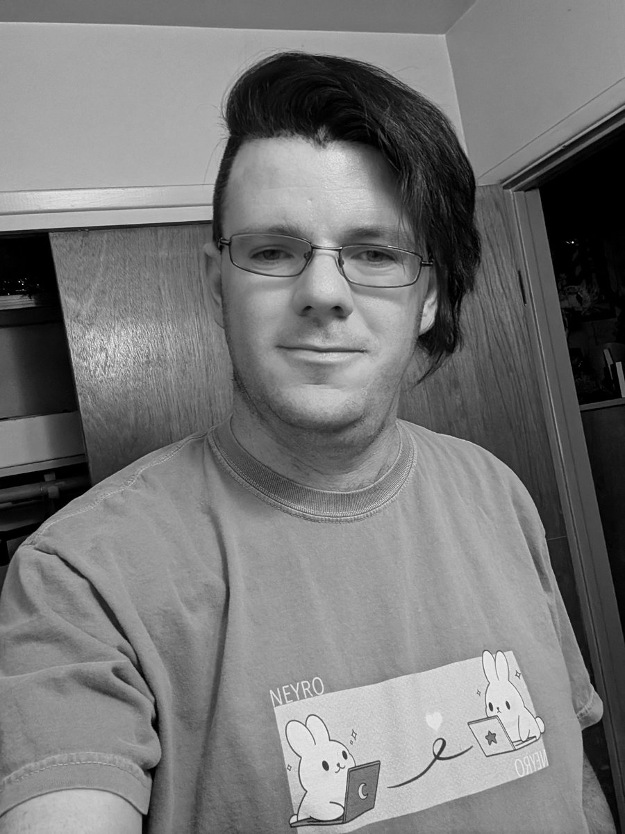 Needlessbob's tweet image. 🖤🤍🖤🤍 Post a selfie but make it b&amp;amp;w