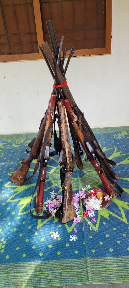 On Vijaya Dashmi, the forest officials of #Dudhwa perform Astra-Shastra Puja, honoring their tools as symbols of protection &amp; dedication to preserving the reserve’s biodiversity, embodying the spirit of courage &amp; conservation.
<a href="/moefcc/">MoEF&CC</a> <a href="/ntca_india/">National Tiger Conservation Authority</a> <a href="/UpforestUp/">Environment, Forest and Climate Change Department</a> <a href="/ifs_lalit/">Lalit.IFS 🇮🇳</a> <a href="/raju2179/">Rengaraju T, IFS</a>