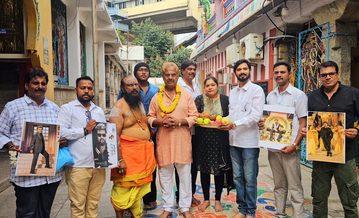 ksrfablr's tweet photo. #KSRFA family & #SriRajBhadur celebrated #Vettaiyan with prayers for #Thalaivar @rajinikanth goodโค๏ธ health at #Subramanitemple๐ in #Bengaluru @RIAZtheboss @mayavarathaan @latharajnikanth @ash_rajinikanth @soundaryaarajni https://t.co/68H8L5ZFFL