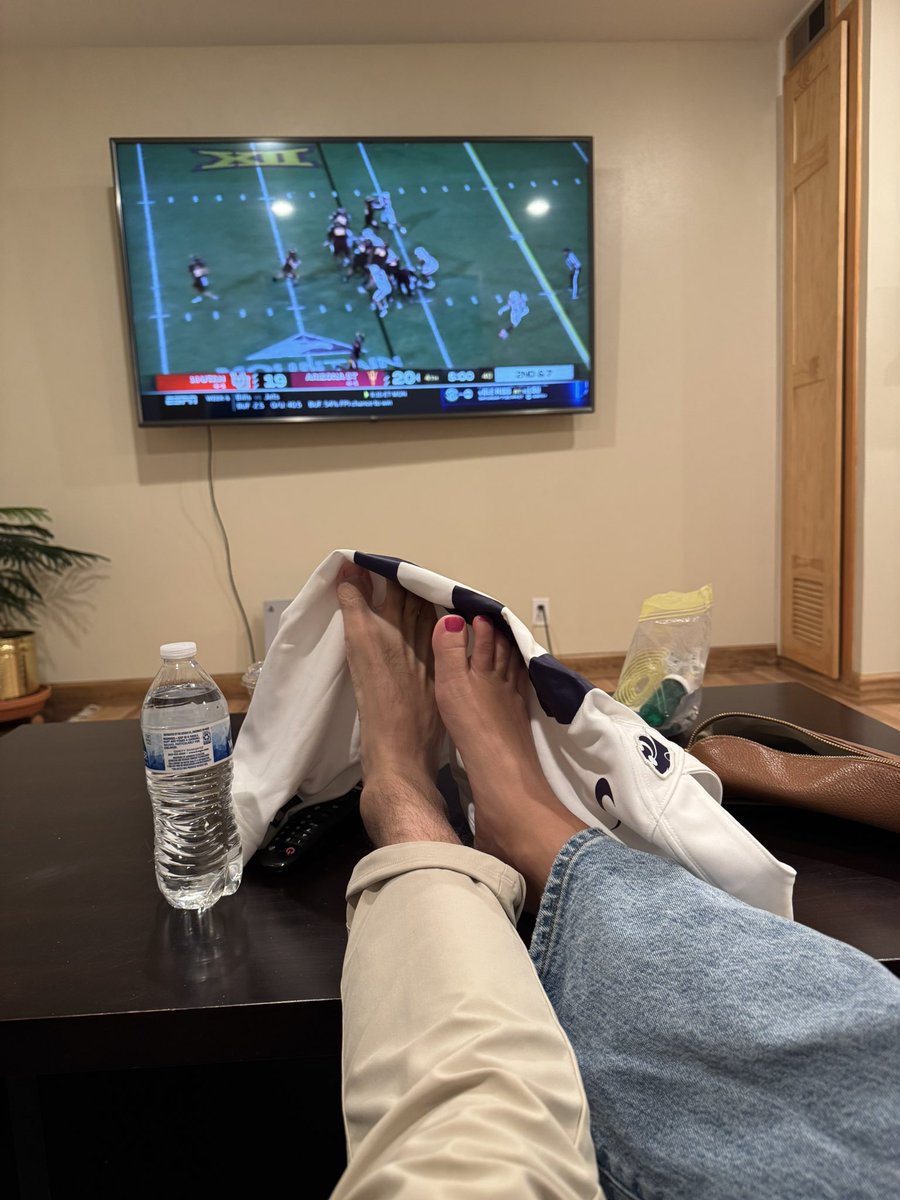 nlelandw's tweet photo. @KSU_Feet Getting ready for tomorrow! https://t.co/4vJQpWofDS