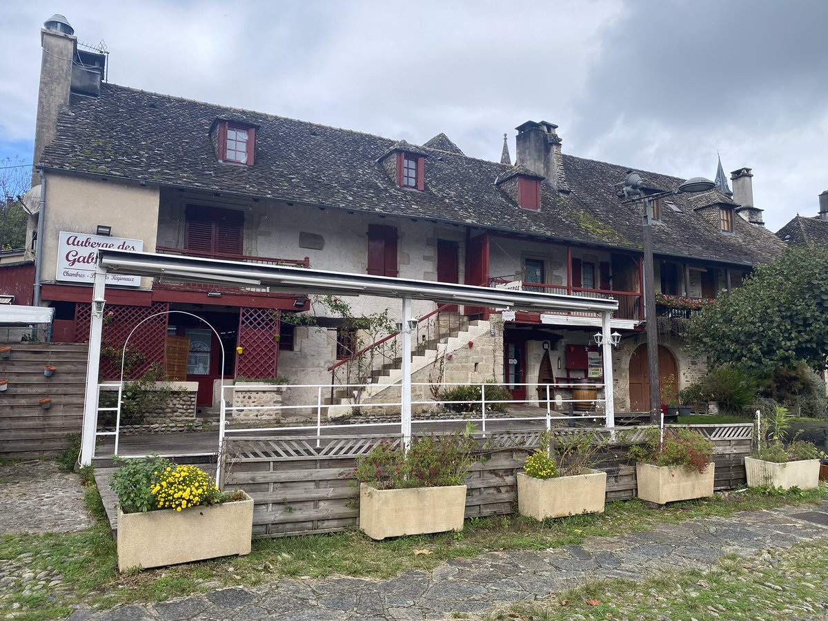 MatthewCPhotos's tweet photo. We were here 35 years ago!  #ArgentatSurDordogne https://t.co/mEWjJpzv1R