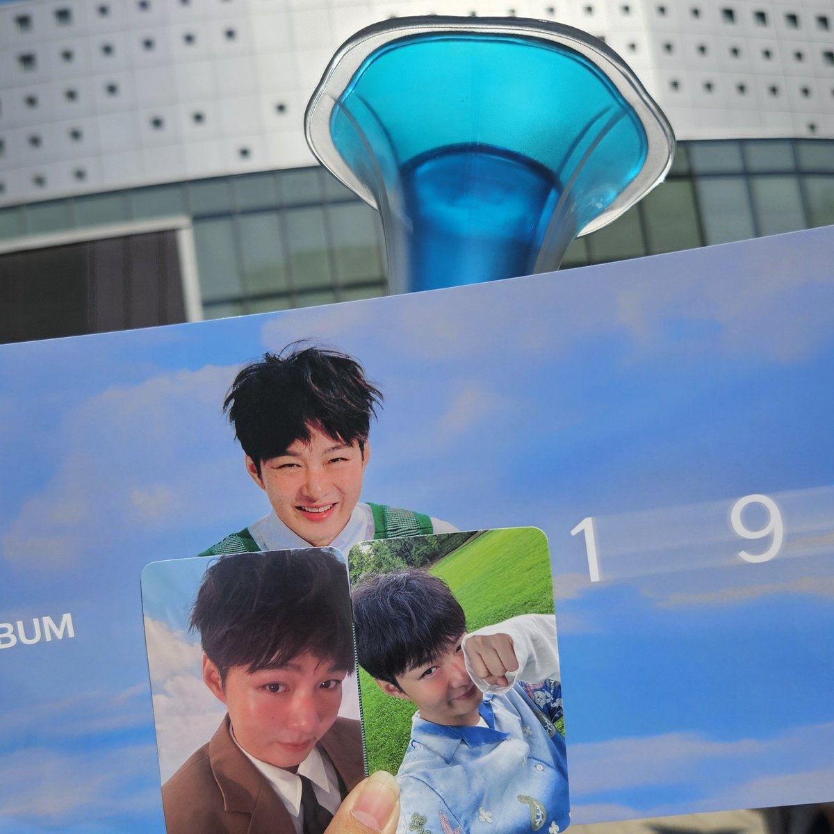 241012 창섭 음중 막방+미니팬미팅🤍

드디어 갈 수 있었던 창섭공방🥹🥹
자첫자막이였는데 오빠가 밥이랑 담요까지 주고 행복해써 진짜...🥹❤️
멤버들도 간만에 봐서 행복했어...✨️❤️

이창섭 사랑해🤍🤍