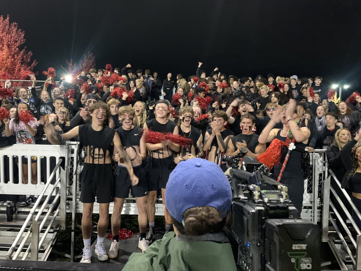 Couple classy programs !!! Thanks <a href="/AnacortesFB/">Anacortes Seahawk Football</a> and <a href="/MurphyAthletics/">Archbishop Murphy Athletics</a> , see you both in the playoffs !!!