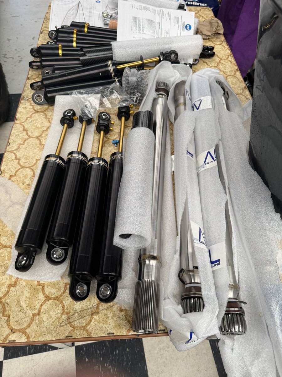 Puddey's tweet photo. Fresh stuff for the 95 ready for @Brock_Zearfoss this season, this best highest quality stuff around @ALdriveline @csishocks https://t.co/KulJIxq9UC