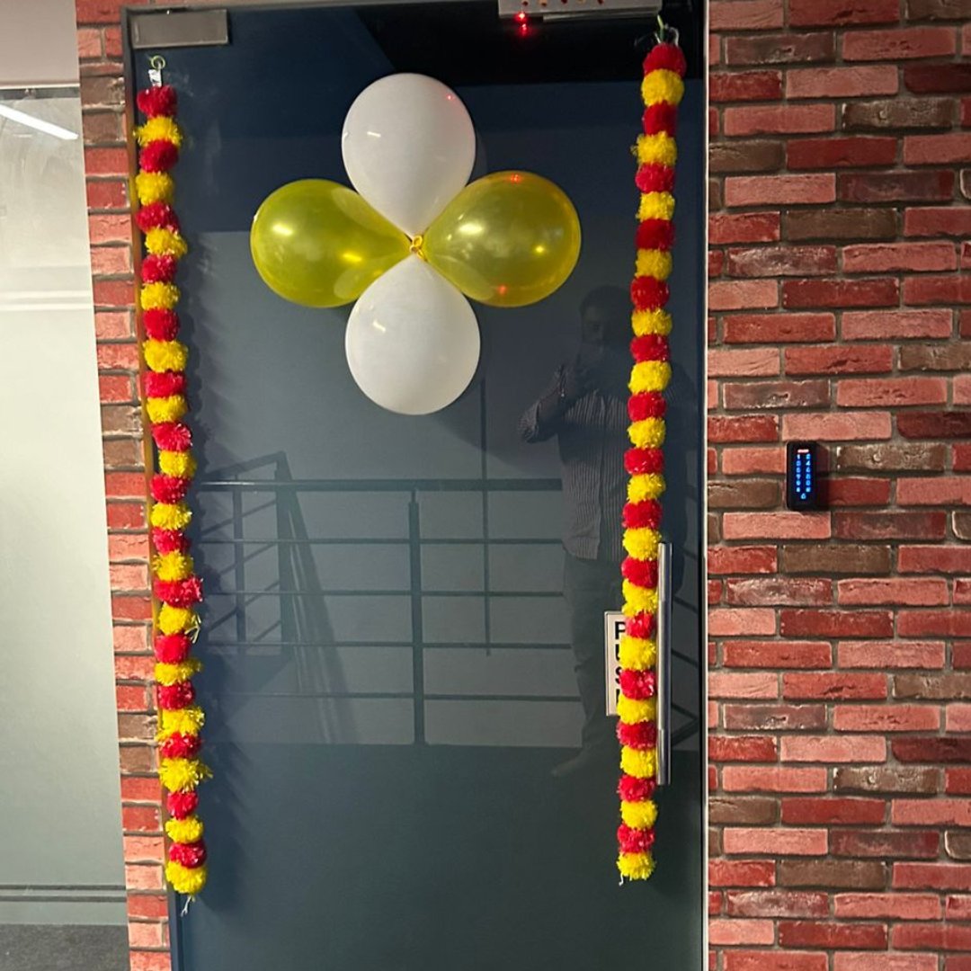 FlowwAPIs's tweet image. 🌟 Happy Dussehra from Floww! 🌟

Embracing new beginnings, stronger bonds, and the spirit of victory. Let&apos;s keep growing together! ✨

#HappyDussehra #TeamFloww #gofloww #growwithfloww