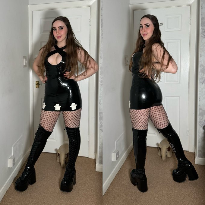 Watch Lola Lee 💓🖤's leaked NSFW photo on TwXstars