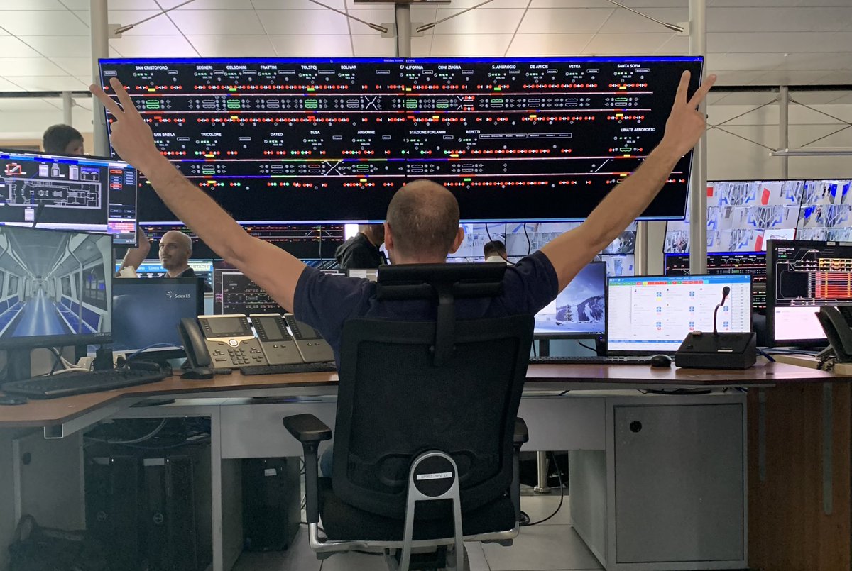 neutrino__'s tweet photo. RELEASE-ALL-TRAINS. La linea M4 è da oggi in servizio nelle nuove stazioni. Scoprite la più giovane delle metropolitane di Milano: https://t.co/CwO2ssVmzF https://t.co/fFmwfqiAAX