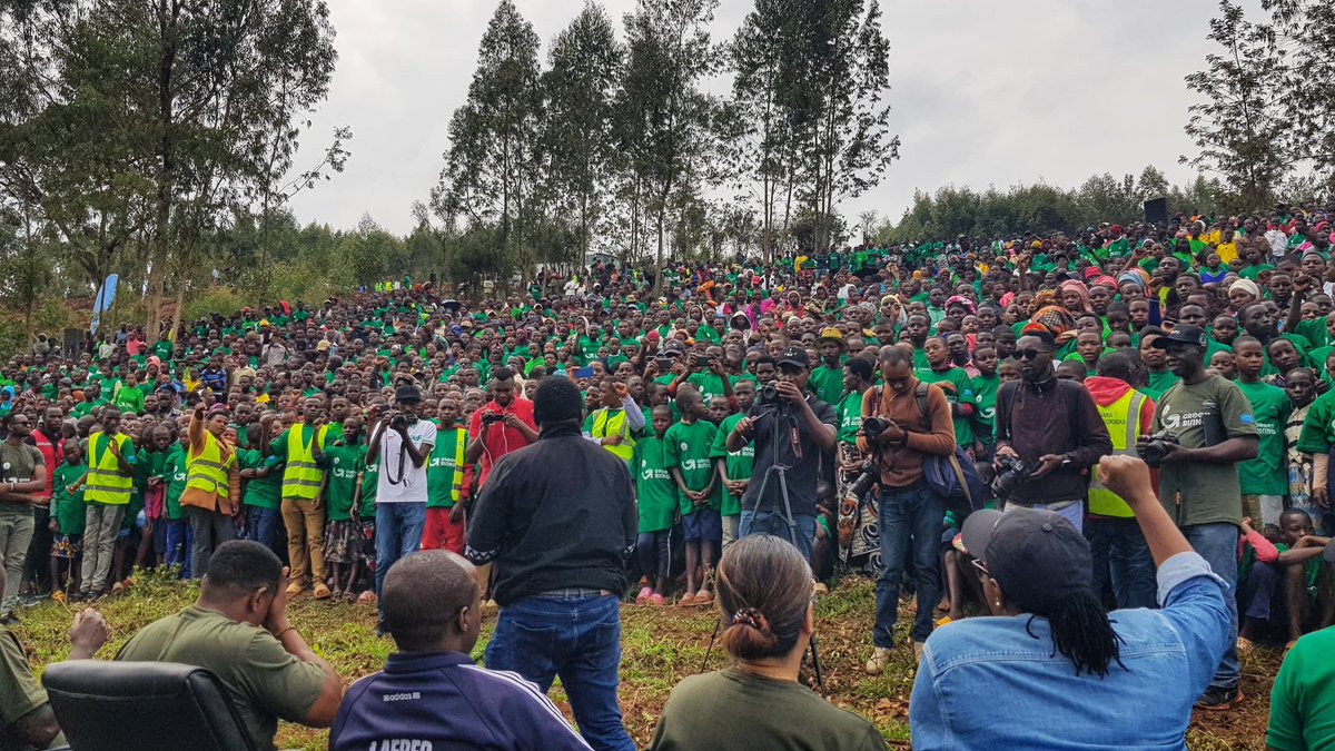 Kuri uyu wa Gatandatu, urubyiruko rwa <a href="/GisagaraDistr/">Gisagara District</a> rwitabiriye umuganda wihariye warwo ku rwego rw'Igihugu.
Muri uyu muganda uru rubyiruko rwateye ibiti byiganjemo ibya gakondo ku buso bwa hegitari 6 mu Murenge wa Kibilizi.
Witabiriwe n'abayobozi batandukanye