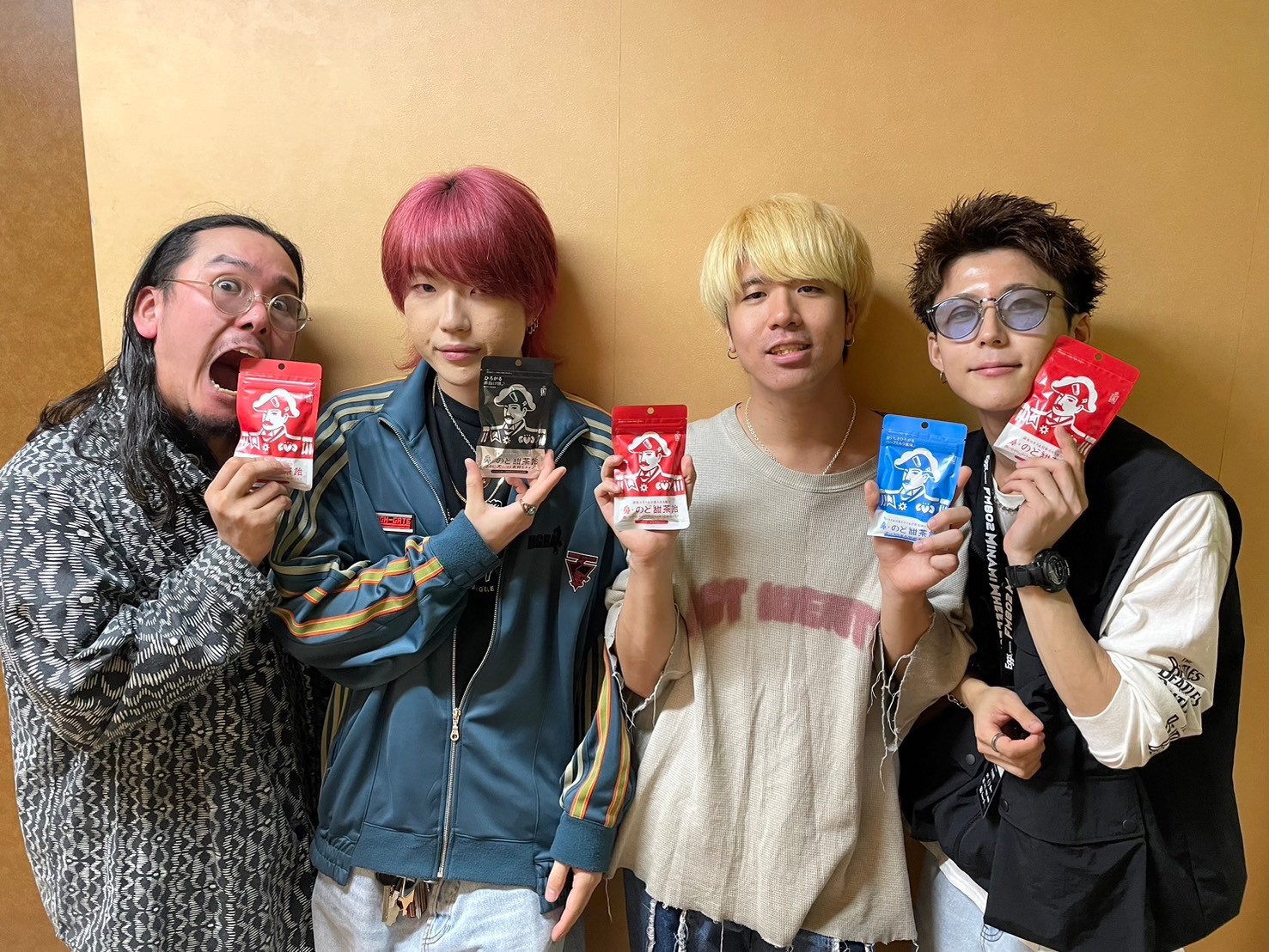 シンガーソングライター 美波 アメヲマツ、 ラバーバンド 1点 シンガーソングライター 美波 アメヲマツ、 ラバーバンド 1点