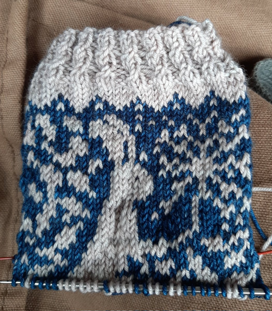 At last, the weekend after battling the lurghy! Telly and sock knitting, my happy place, if u knit u know😉 . Grey owl knits bunny socks, let the Christmas knitting begin! <a href="/kykaree/">Kylie</a> <a href="/CarolineAldrid5/">Caroline Aldridge</a> <a href="/SarahFitchett2/">Sarah Fitchett</a>