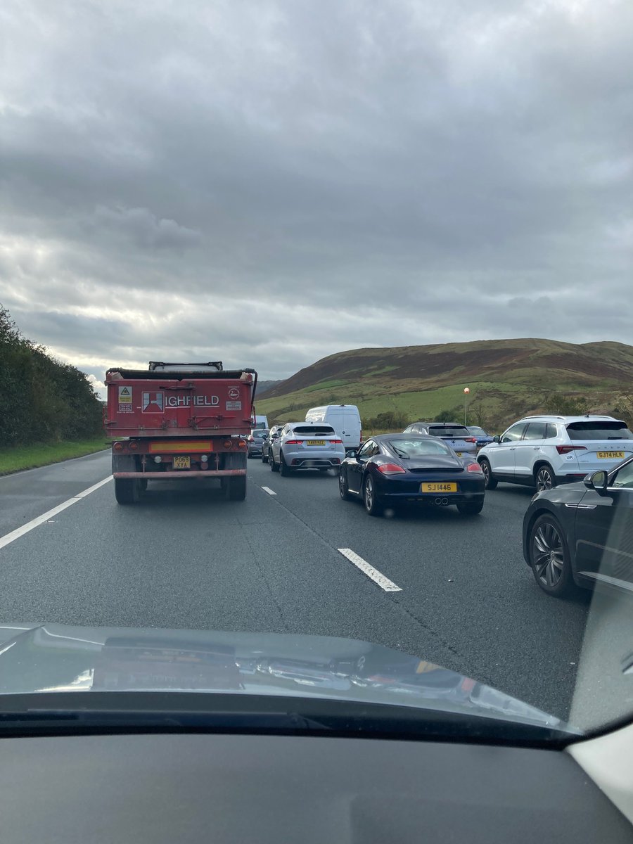 Partscaster's tweet image. #M6 #Cumria #Southbound just past #Tebay J37-38. Gridlock.