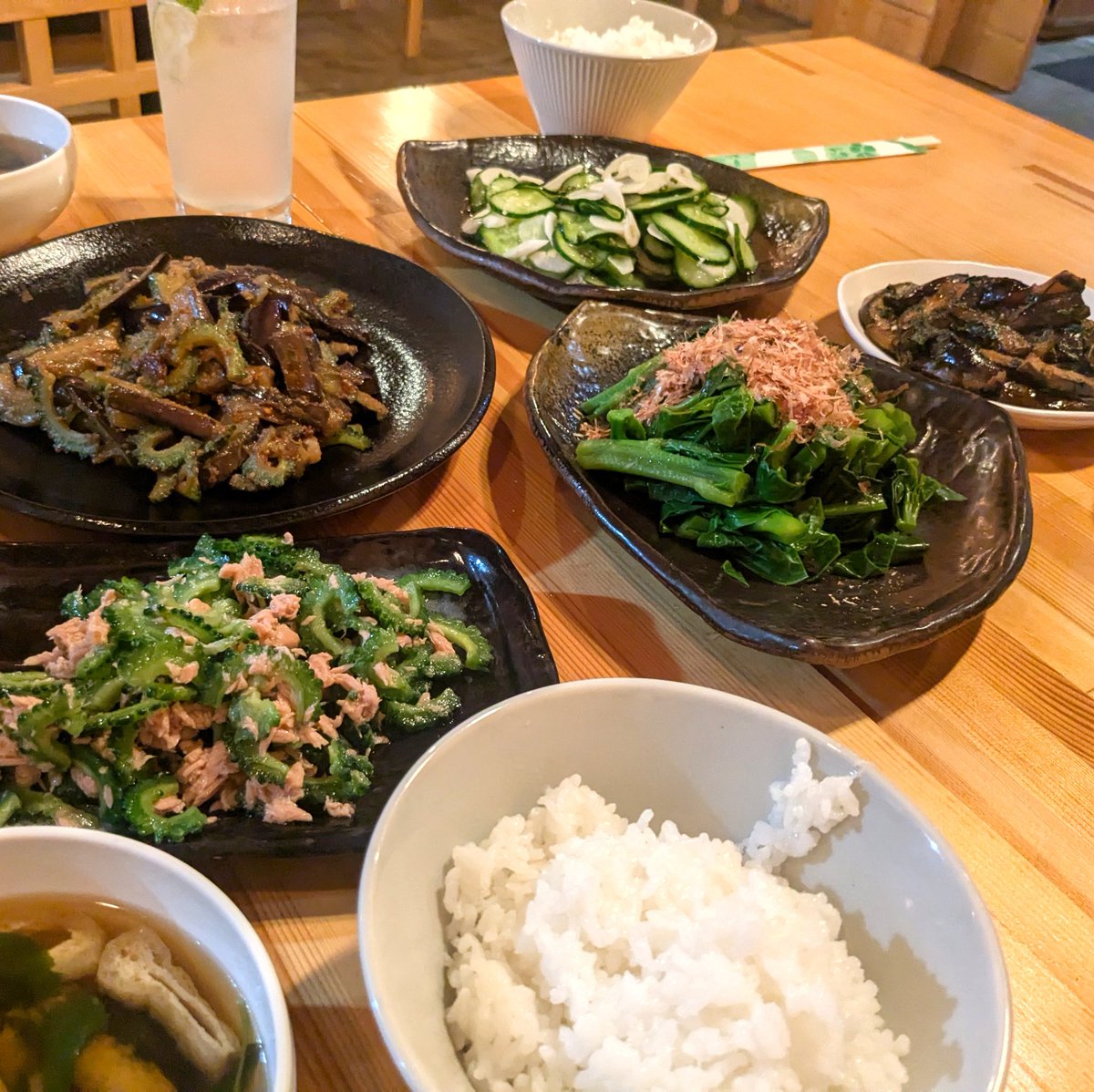 akimoto_so's tweet photo. 今日は部活商店のやさい部。これ、ぜーんぶ岩槻の野菜です(シーチキン以外)。美味すぎる! #部活商店 #岩槻 #chatora https://t.co/omNL8MDCEb