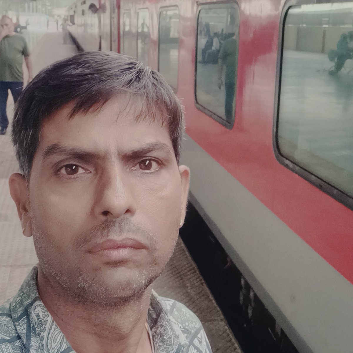 LakhsinghModran's tweet image. #अहमदाबाद रेलवे स्टेशन के नवीनीकरण कार्य शुरू होने की वजह से नवजीवन एक्सप्रेस 12656/55 और हमसफर एक्सप्रेस 20954,22920 का #साबरमती  या #जोधपुर तक  विस्तारित करने की  हजारों प्रवासी यात्रीयो की मांग ताकी #आंध्रप्रदेश #तमिलनाडु #तेलंगाना के प्रवासियो को परेशानी ना हो
@RailMinIndia