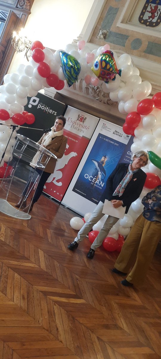 Ouverture du week-end de la <a href="/FeteScience/">Fête de la science</a> à l'hôtel de ville de @poitiersfr. Venez nous rencontrer de 13h30 à 18h00 ce jour et demain. Nous vous attendons impatiemment !!! <a href="/UnivPoitiers/">Université de Poitiers</a> <a href="/virginie_laval/">Virginie LAVAL</a> <a href="/CHU_de_Poitiers/">CHU de Poitiers</a>