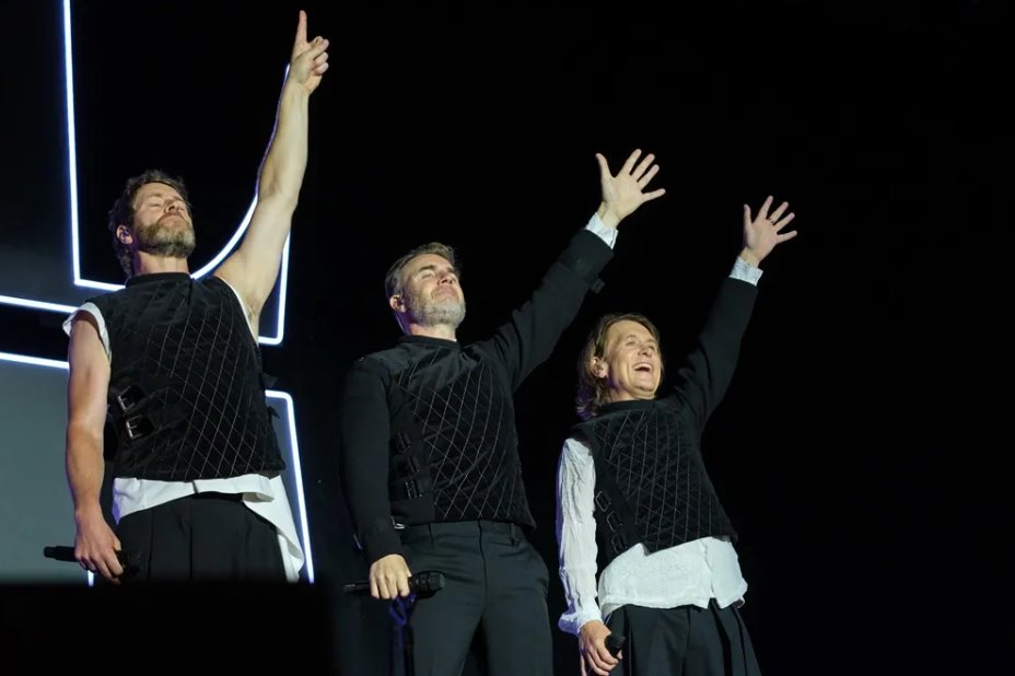 marianna_106's tweet image. Good luck @takethat on the 3rd part of the #ThisLifeTour that will start tomorrow night in Poland... will go to the other side of the world! 🌏
A hug🤗 from those who will be with you and from those who will follow you with hearts and..
Never forget : you are the best!
❤️💙💙🎶😘