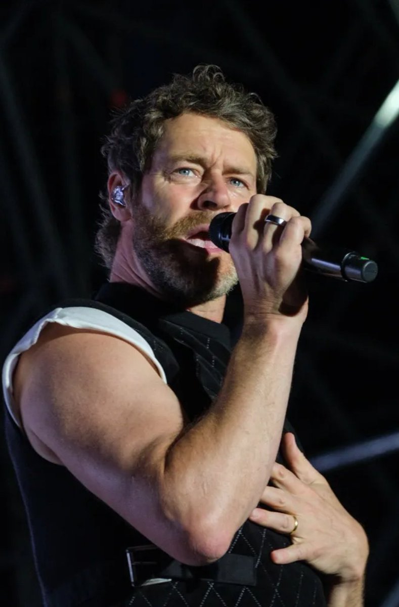 marianna_106's tweet image. Good luck @takethat on the 3rd part of the #ThisLifeTour that will start tomorrow night in Poland... will go to the other side of the world! 🌏
A hug🤗 from those who will be with you and from those who will follow you with hearts and..
Never forget : you are the best!
❤️💙💙🎶😘