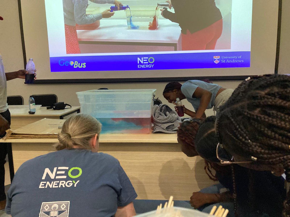 GeoBus_StA's tweet image. This week the GeoBus Without Borders team were in Keetmanshoop, Namibia, with our colleagues from @GRINDicdp and Geological Survey of Namibia to deliver workshops for teachers, @unam_na students and students from J A Nel, PK de Villiers &amp;amp; Keetmanshoop Senior Secondary Schools.